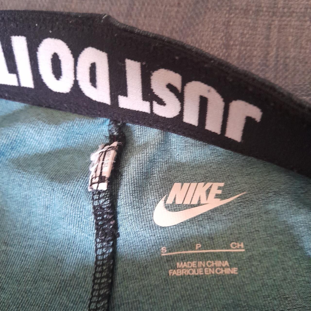 does nike leggings run small