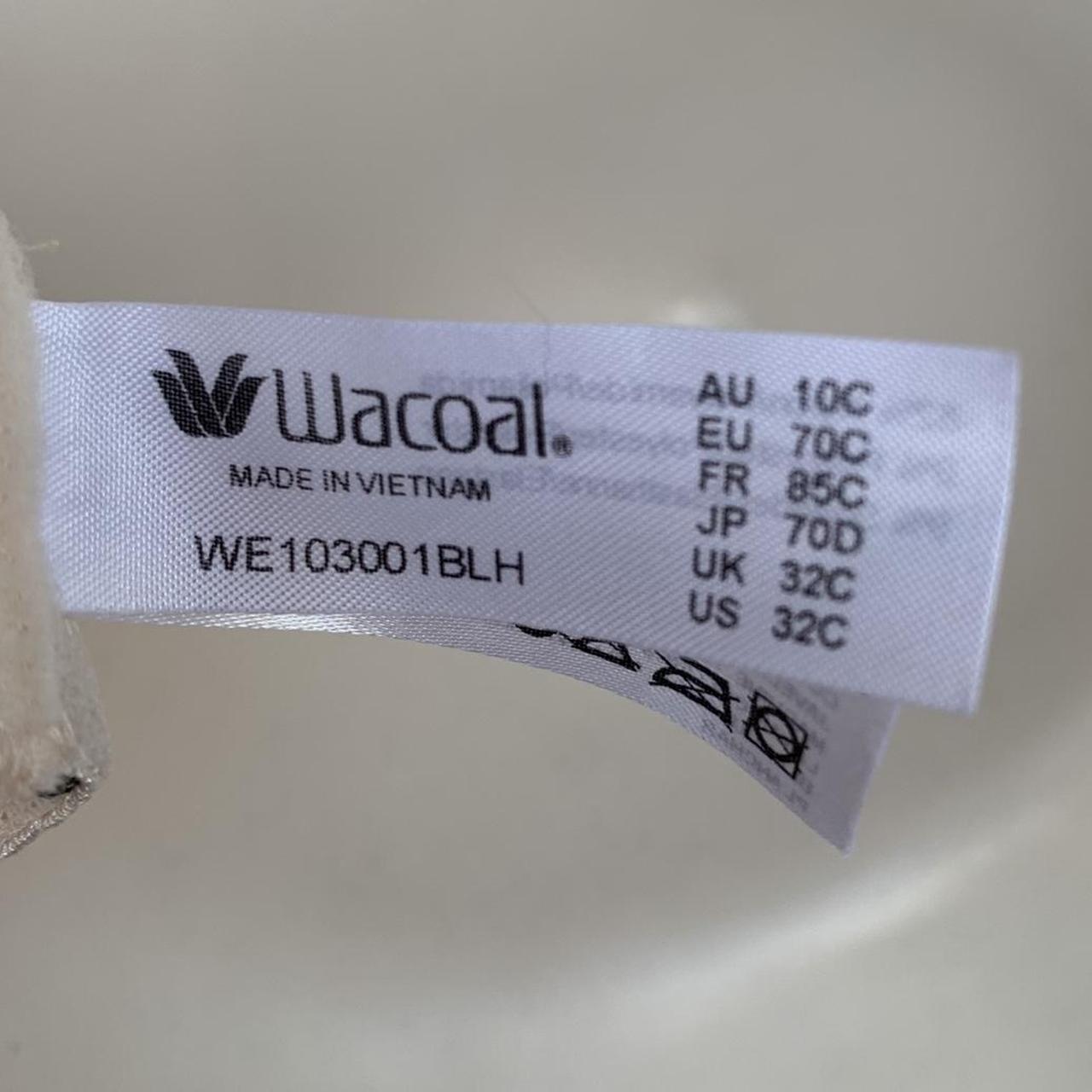 Wacoal Scalloped Lace Bra Cute double strap detail - Depop