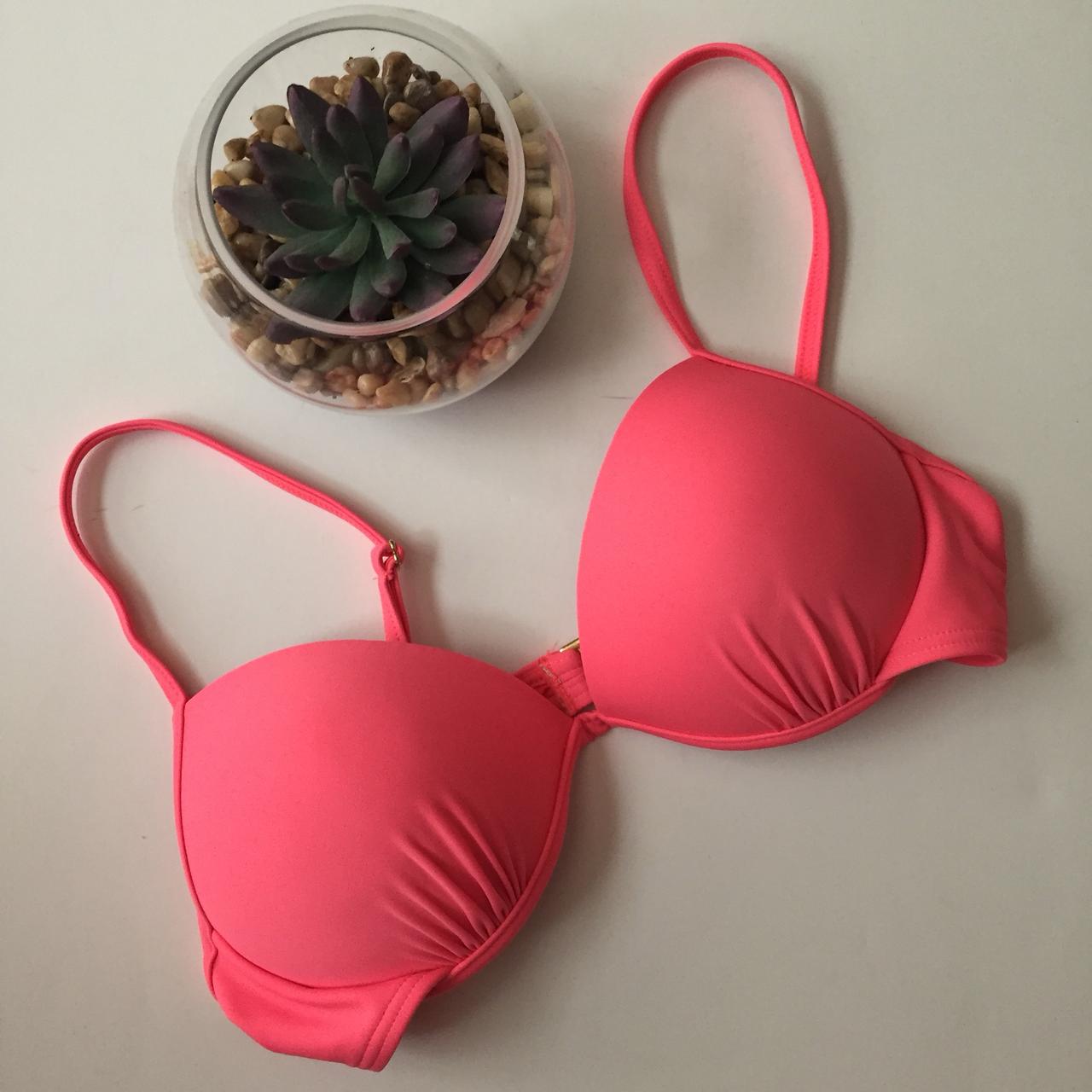Hot pink bikini with padded bra top and tie side - Depop