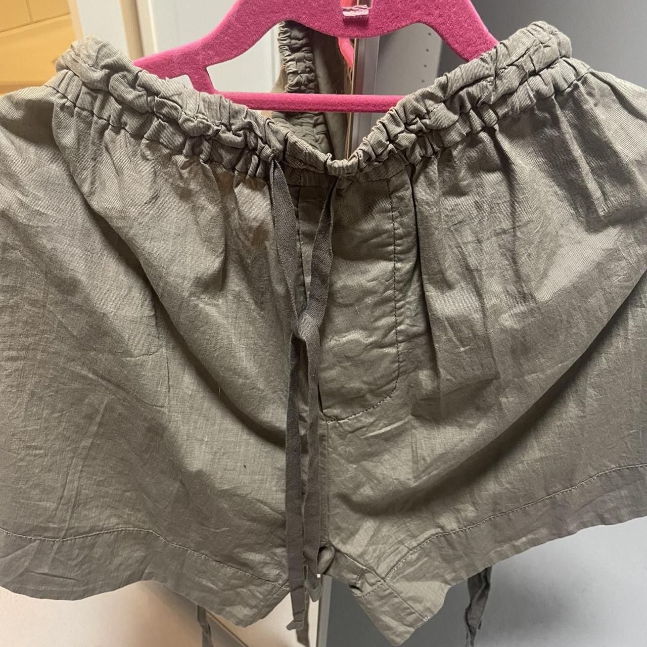 Vivienne Westwood Women's Grey and Khaki Shorts (2)