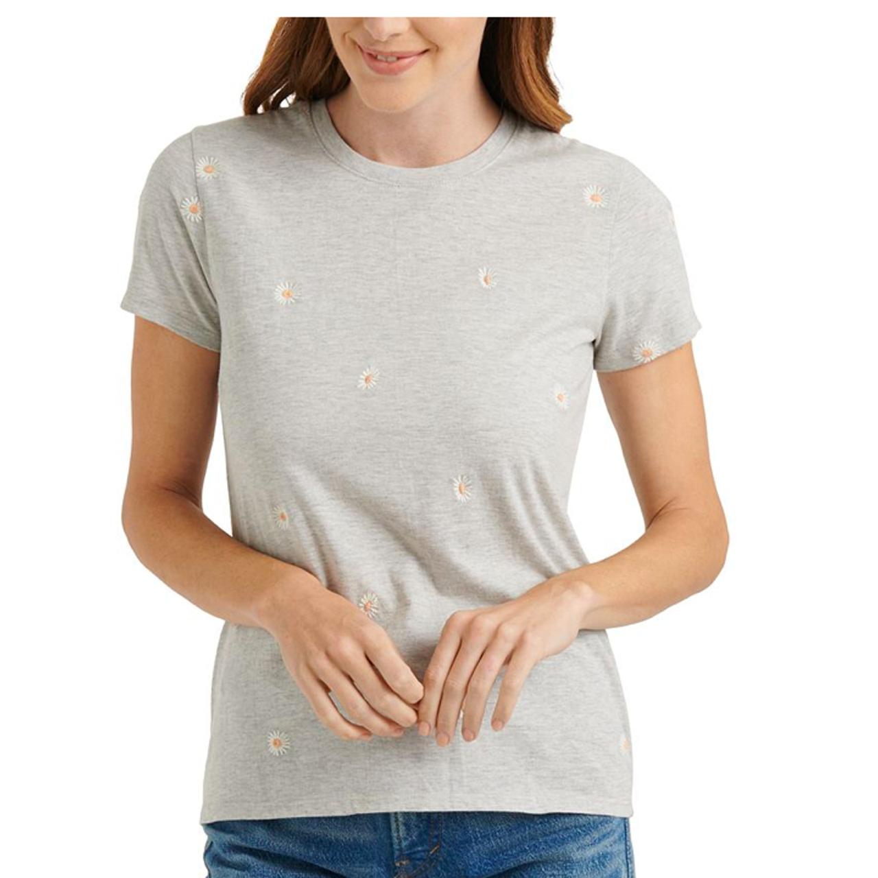 Lucky Brand Women's Embroidered Daisy T-Shirt Short - Depop