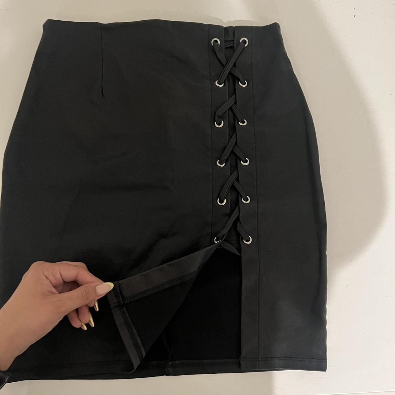 Super cute leather skirt 🖤 Color black with silver... Depop