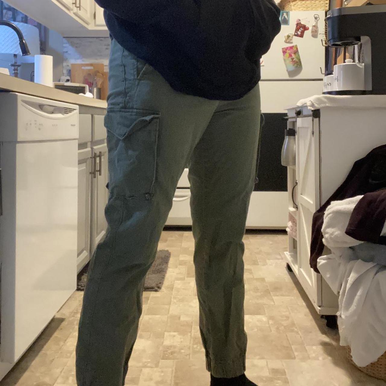 green levi cargo pants