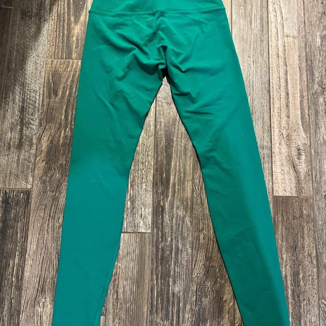 Super cute lulu leggings! They are unworn and great... Depop