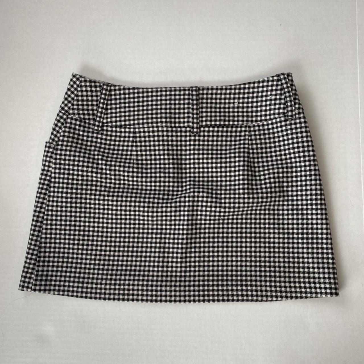 Cute retro Uniqlo plaid skirt. #miniskirt #plaid - Depop