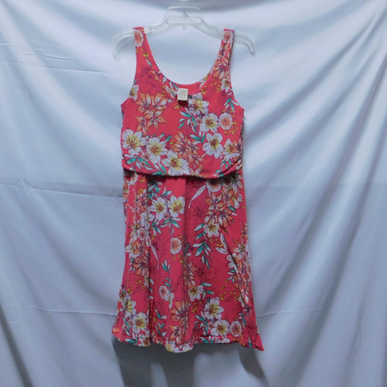 Faded Glory Floral Ruched side sleeveless round neck... - Depop