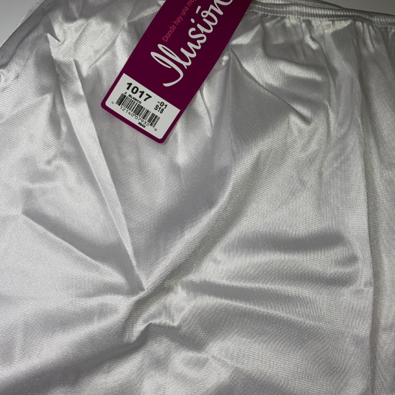 Ilusion Women's Half Slip Skirt 18 Length 