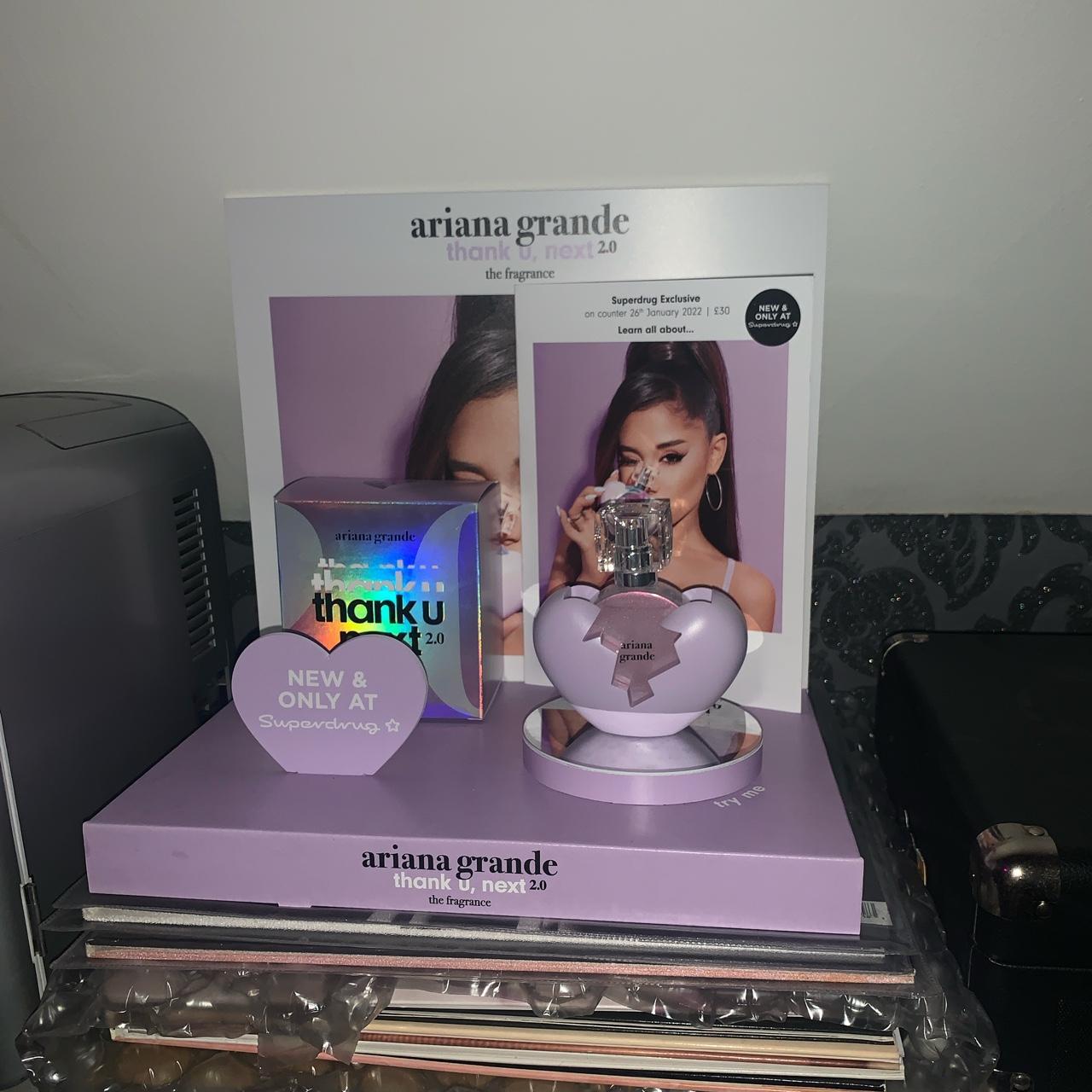 Ariana Grande Perfume Stand Hey! Please Read HO Down Below