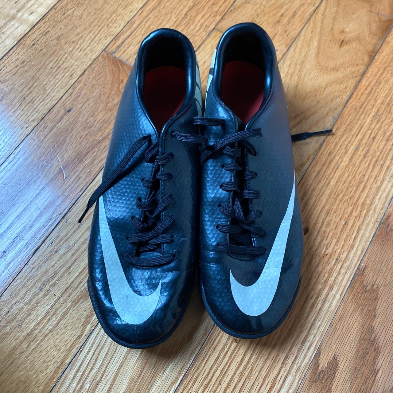 nike indoor soccer shoes size 6.5