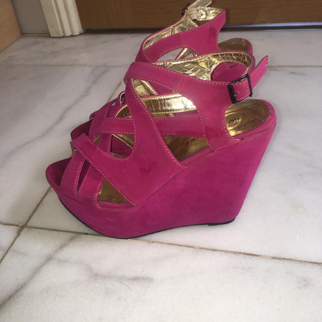 Hot deals pink wedges