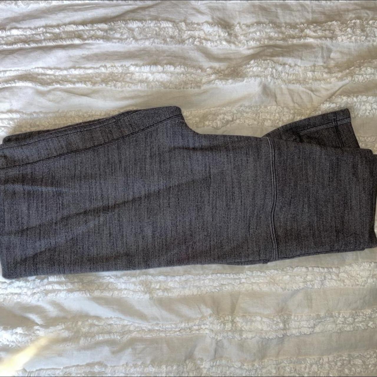 Lululemon size 0 align grey leggings 25’ Can fit 0... - Depop