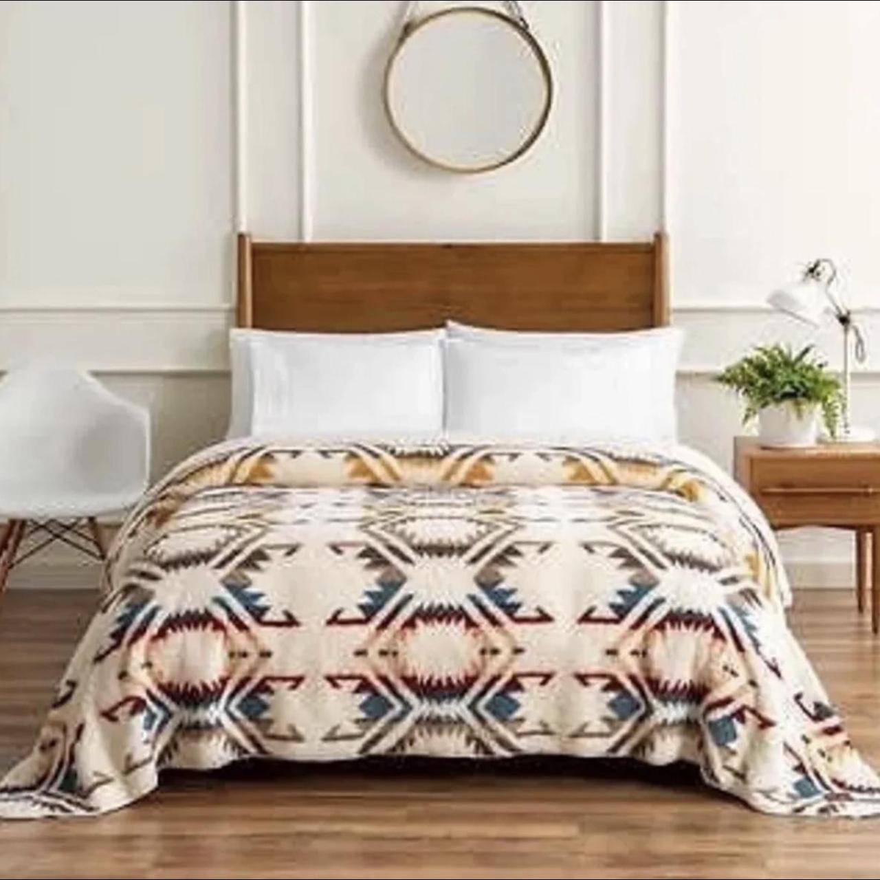 Pendleton Sherpa blanket throw fleece SHIPS SAME... Depop