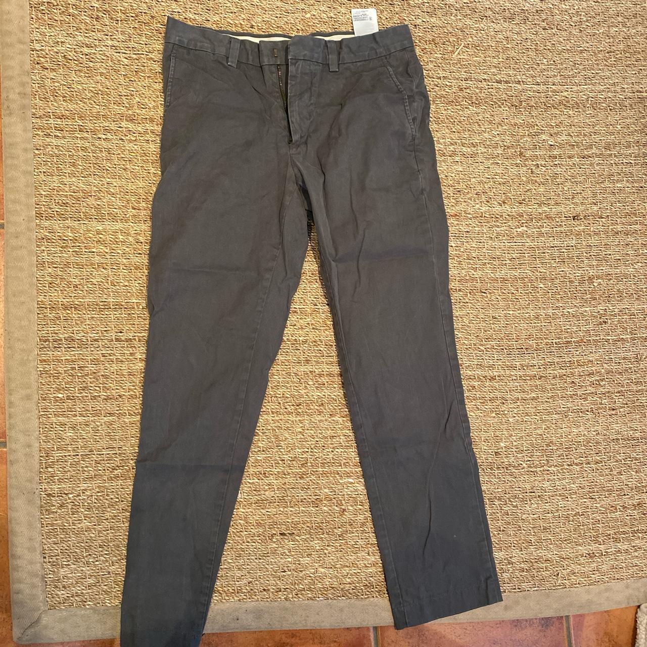 Banana Republic Chino Pants. Slim Fit. 30x32 - Depop