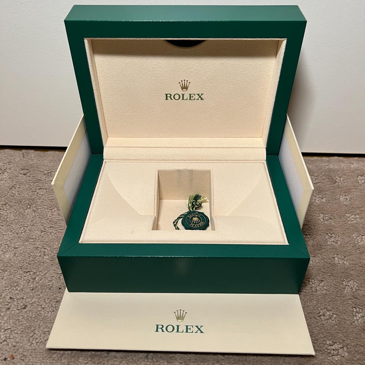 Rolex Men's Green and Gold Watch (2)