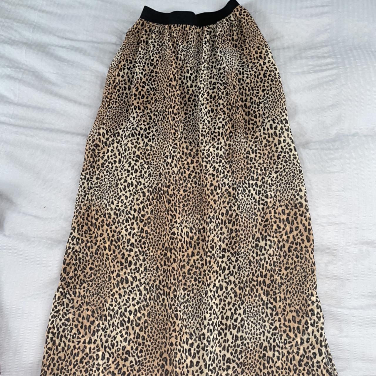 H&M Women's Tan and Black Skirt | Depop