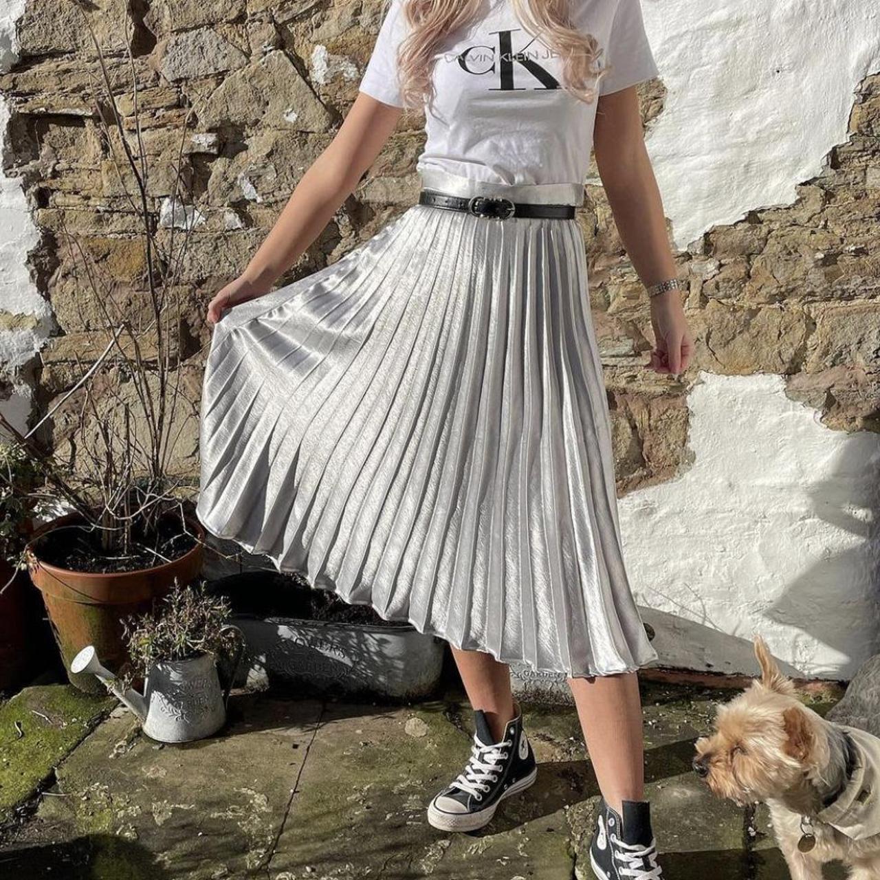 Pleated skirt size 6 best sale