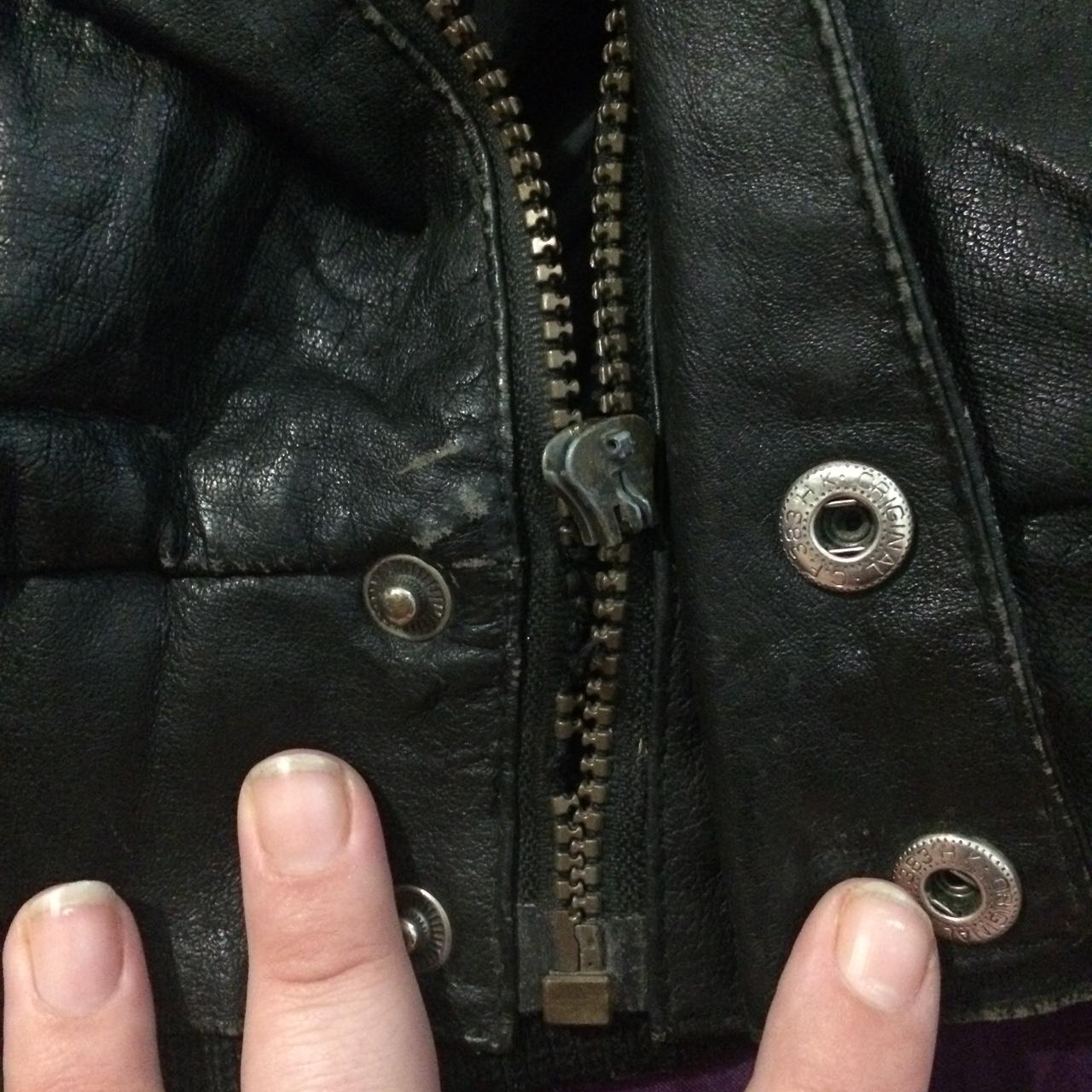 Post for damage on jacket just seen needs new zip... - Depop