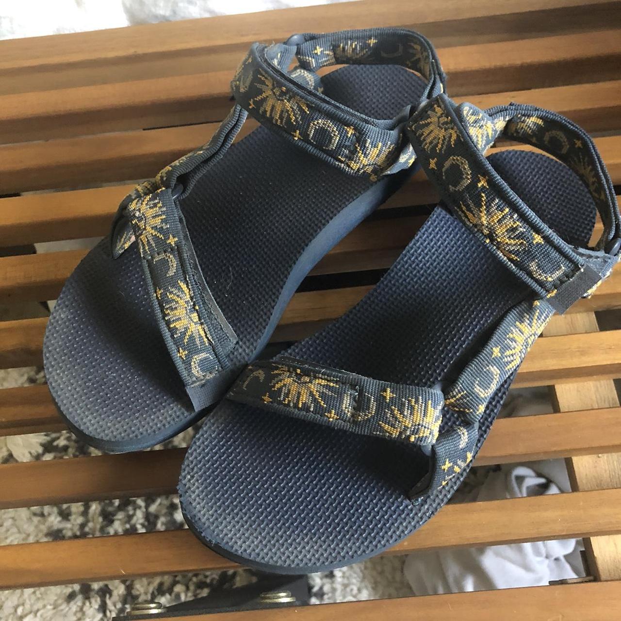 teva sun moon sandals