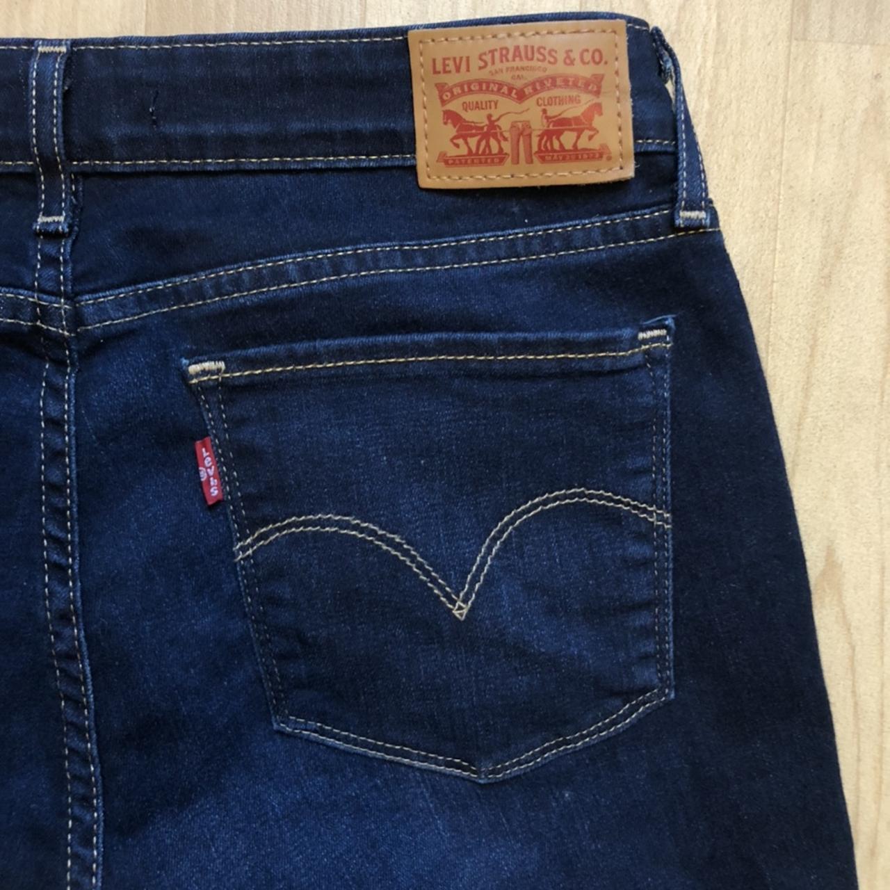 Levi's straight crop jeans Worn / good condition... - Depop