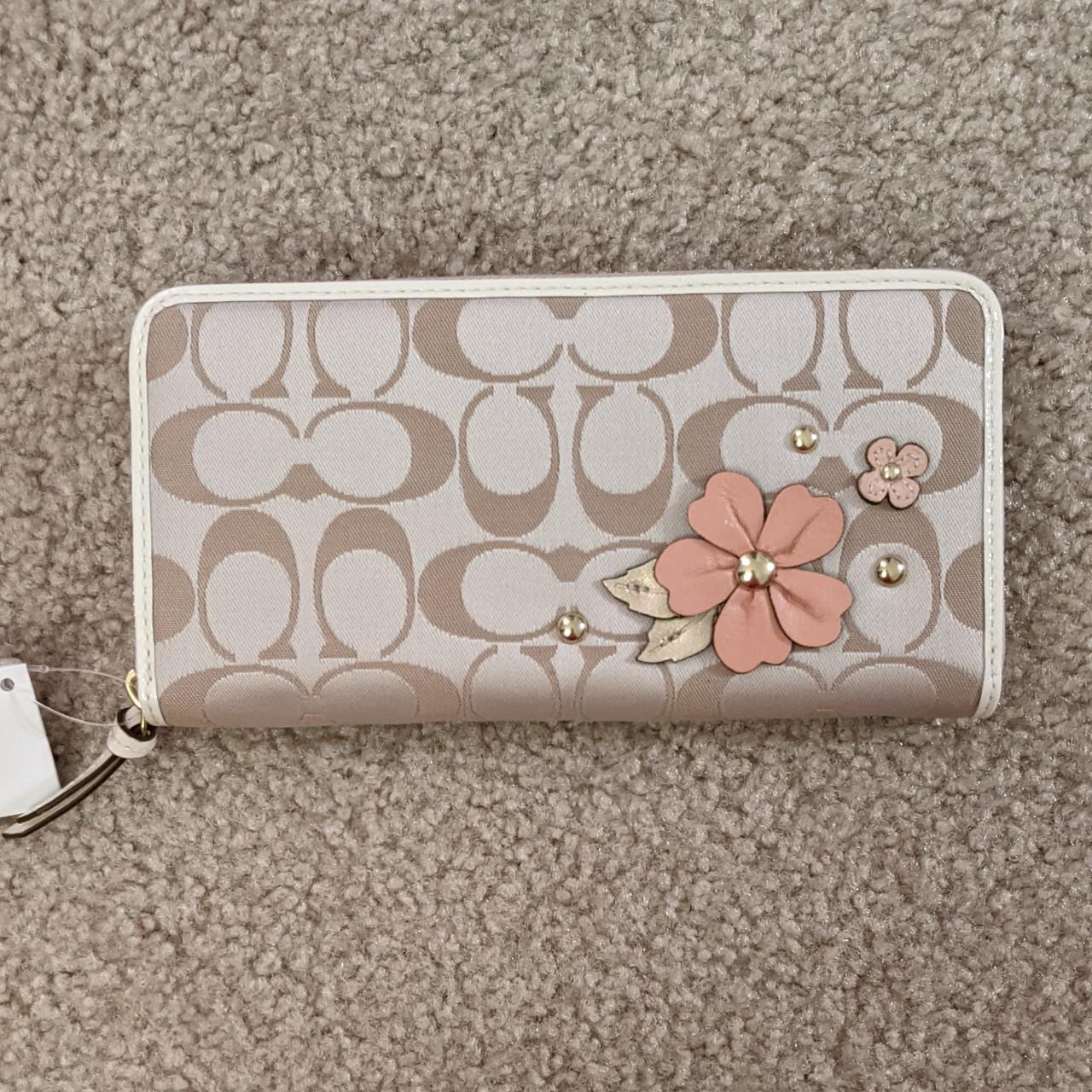 Coach best sale wallet cream