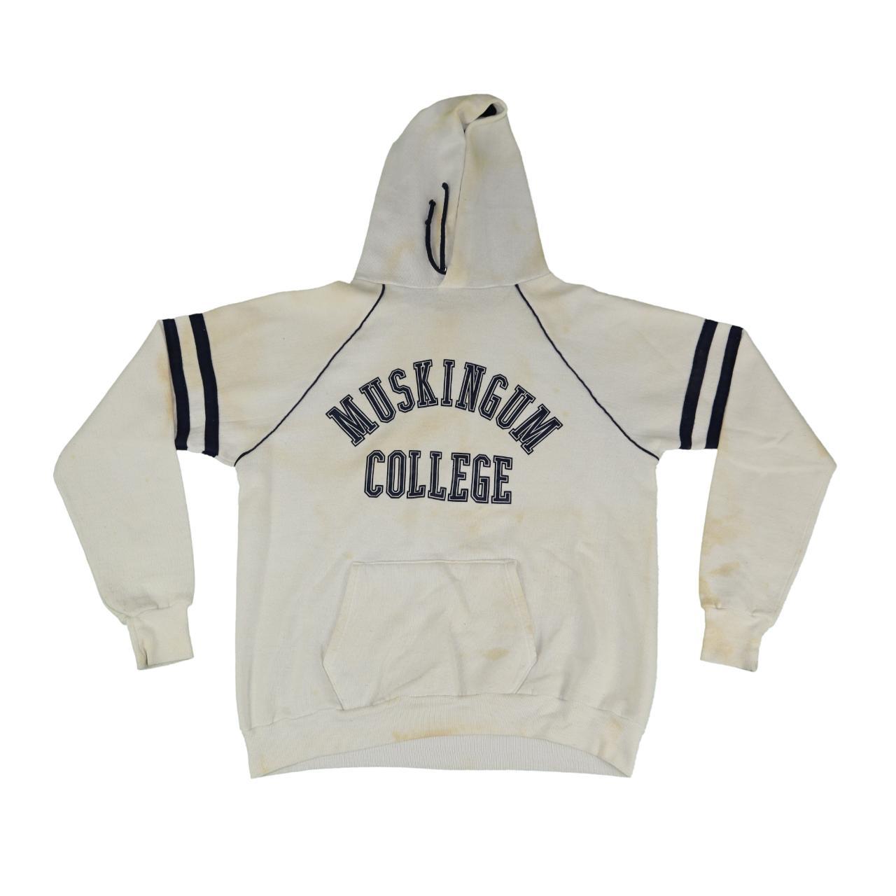 Product Image 1 - Vintage Muskingum College hoodie

SIZE: L

MEASUREMENTS

WIDTH: