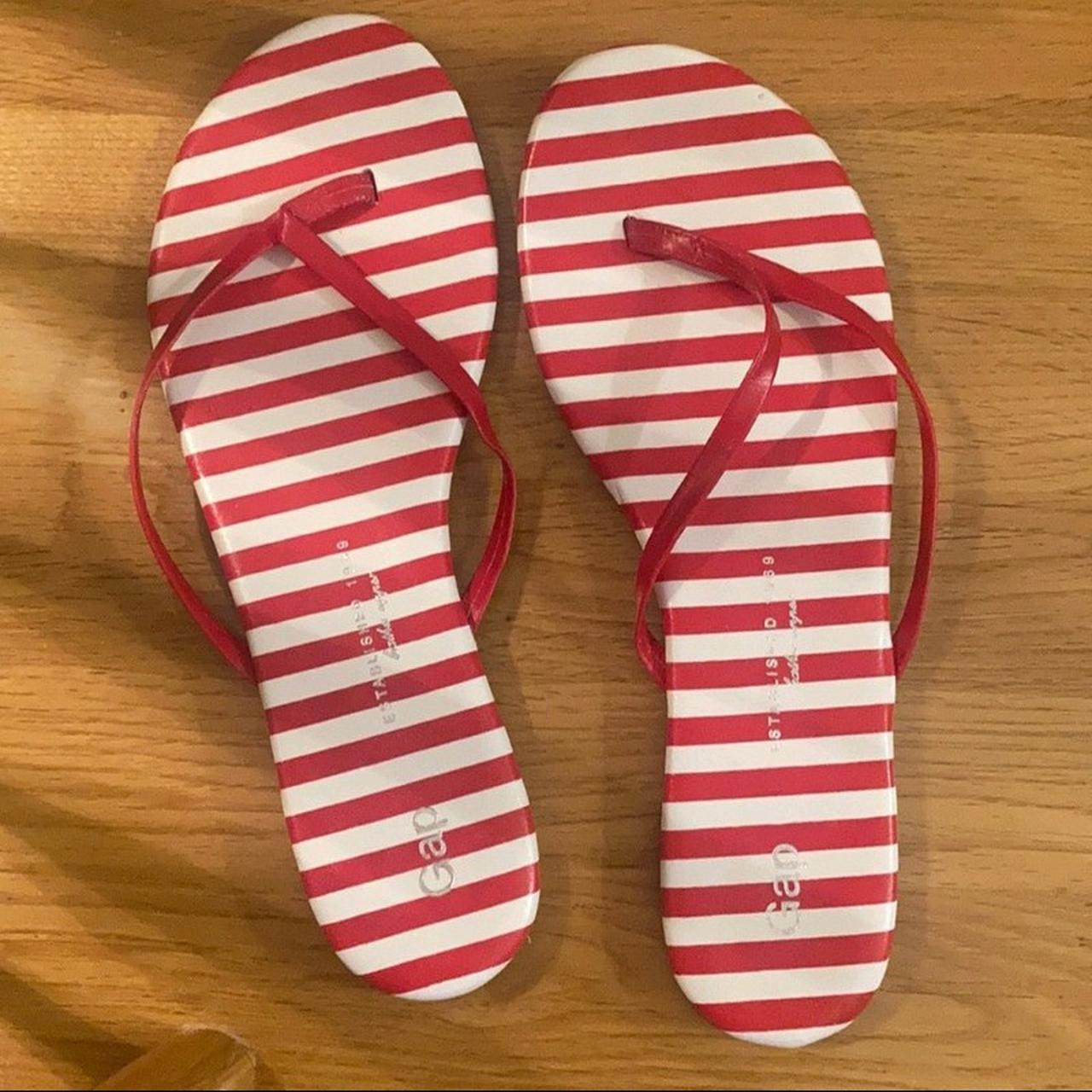 Red old sales navy flip flops