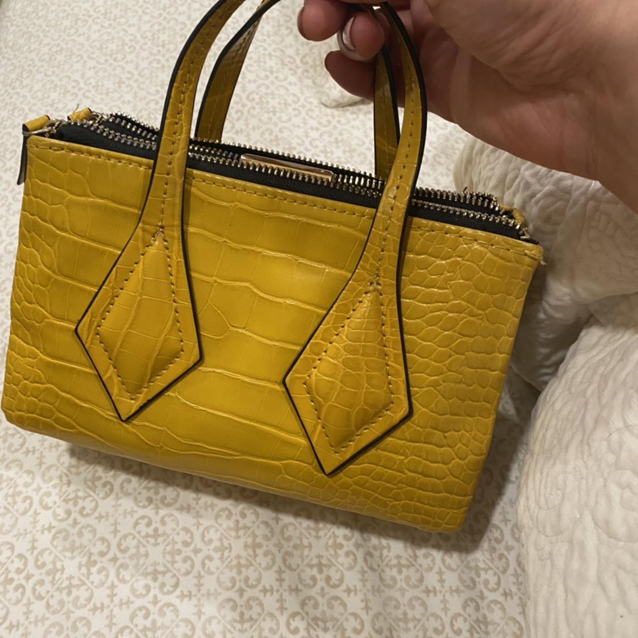 Zara snake tote - Depop