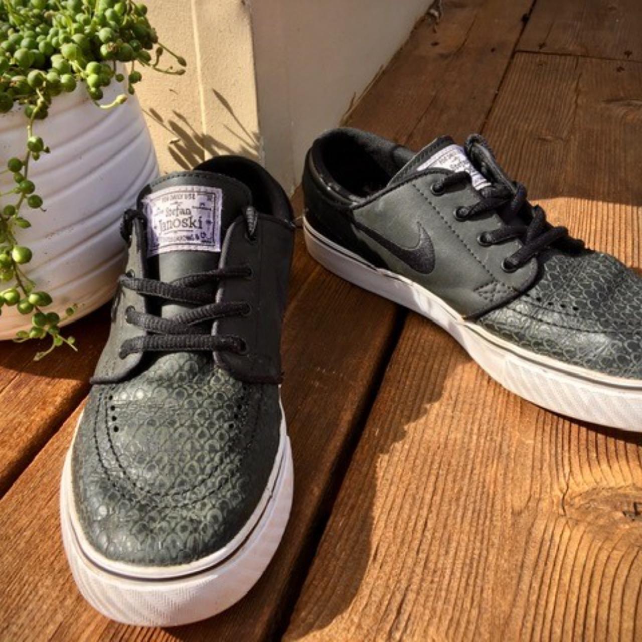 Nike janoski special edition best sale