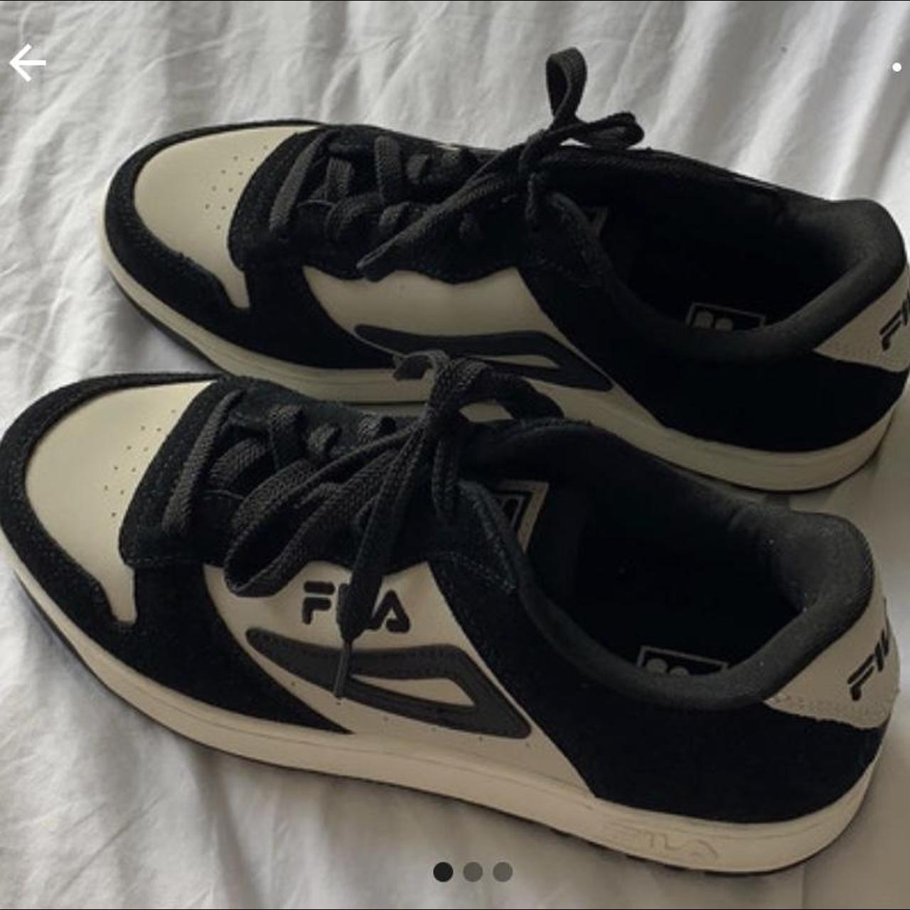 size 3 fila trainers