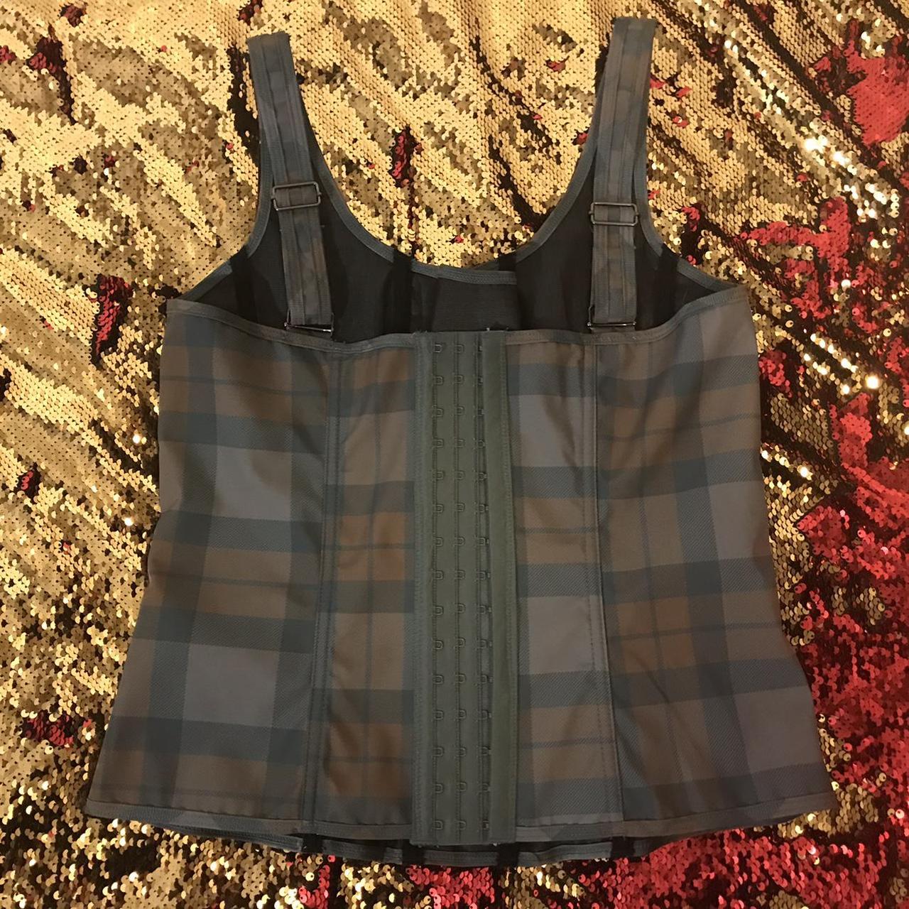 Hot Topic Women's Green (2)