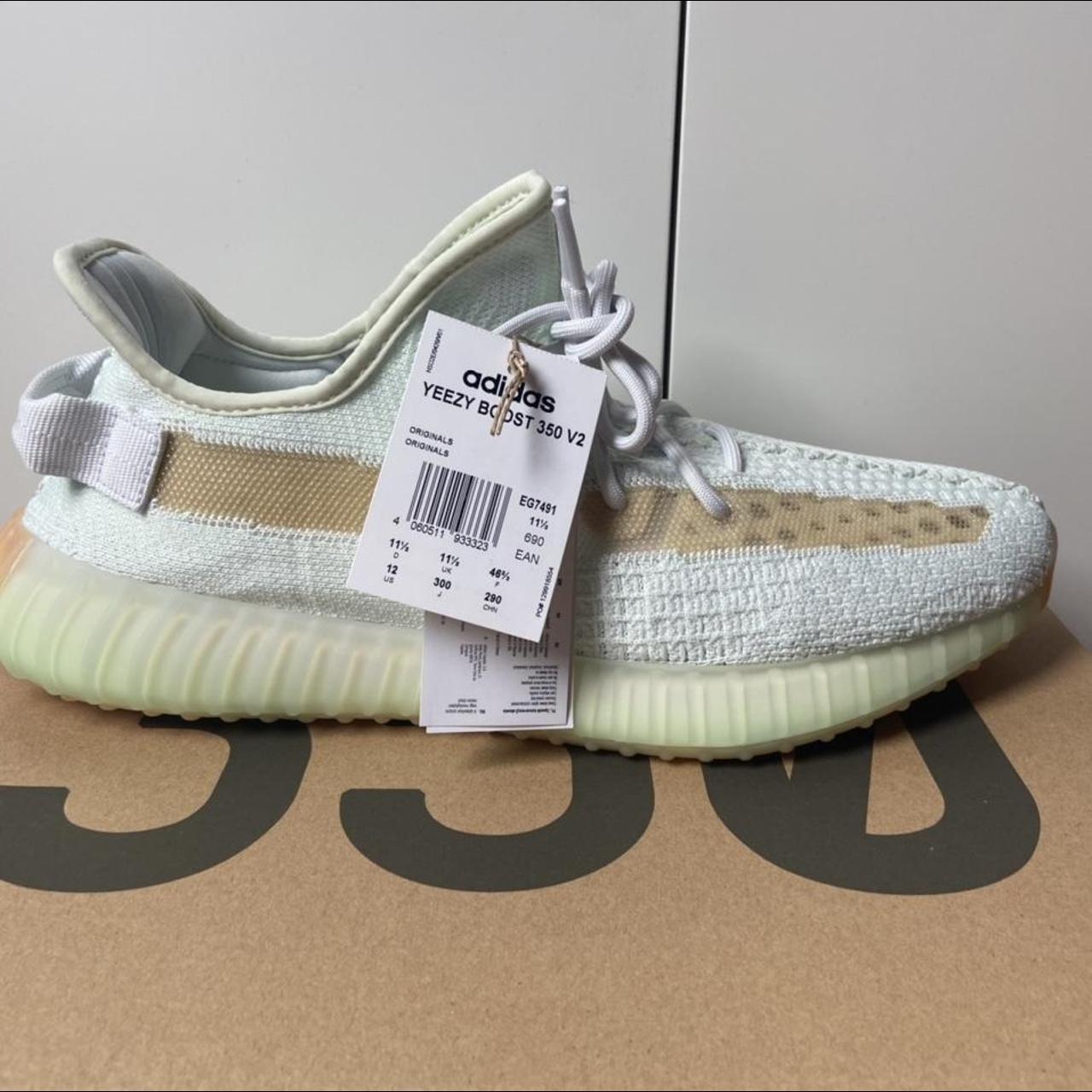 Yeezy best sale day uk