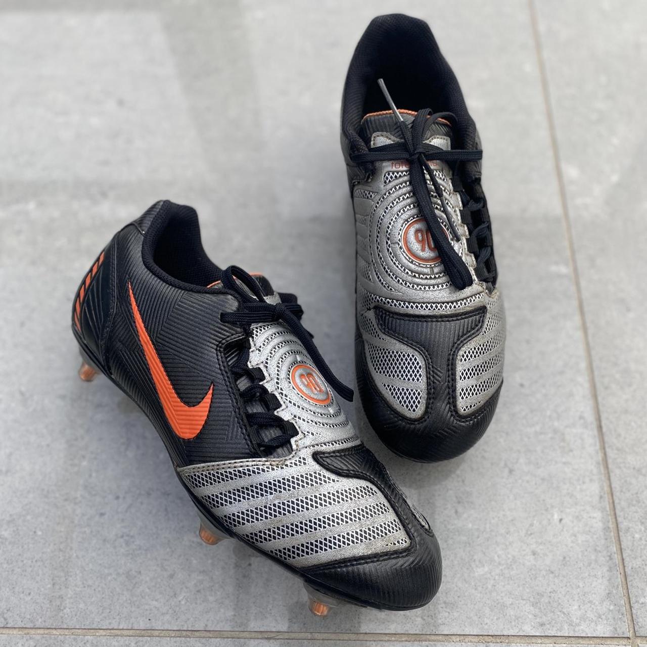 t90 football trainers