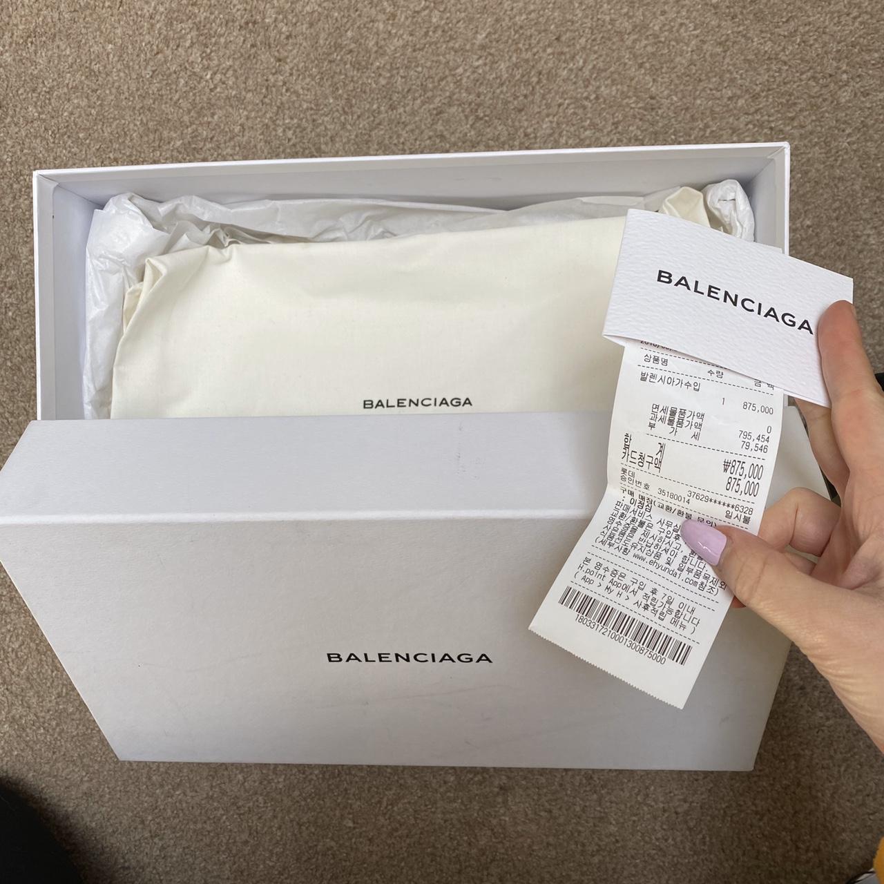 Balenciaga hot sale sneakers box