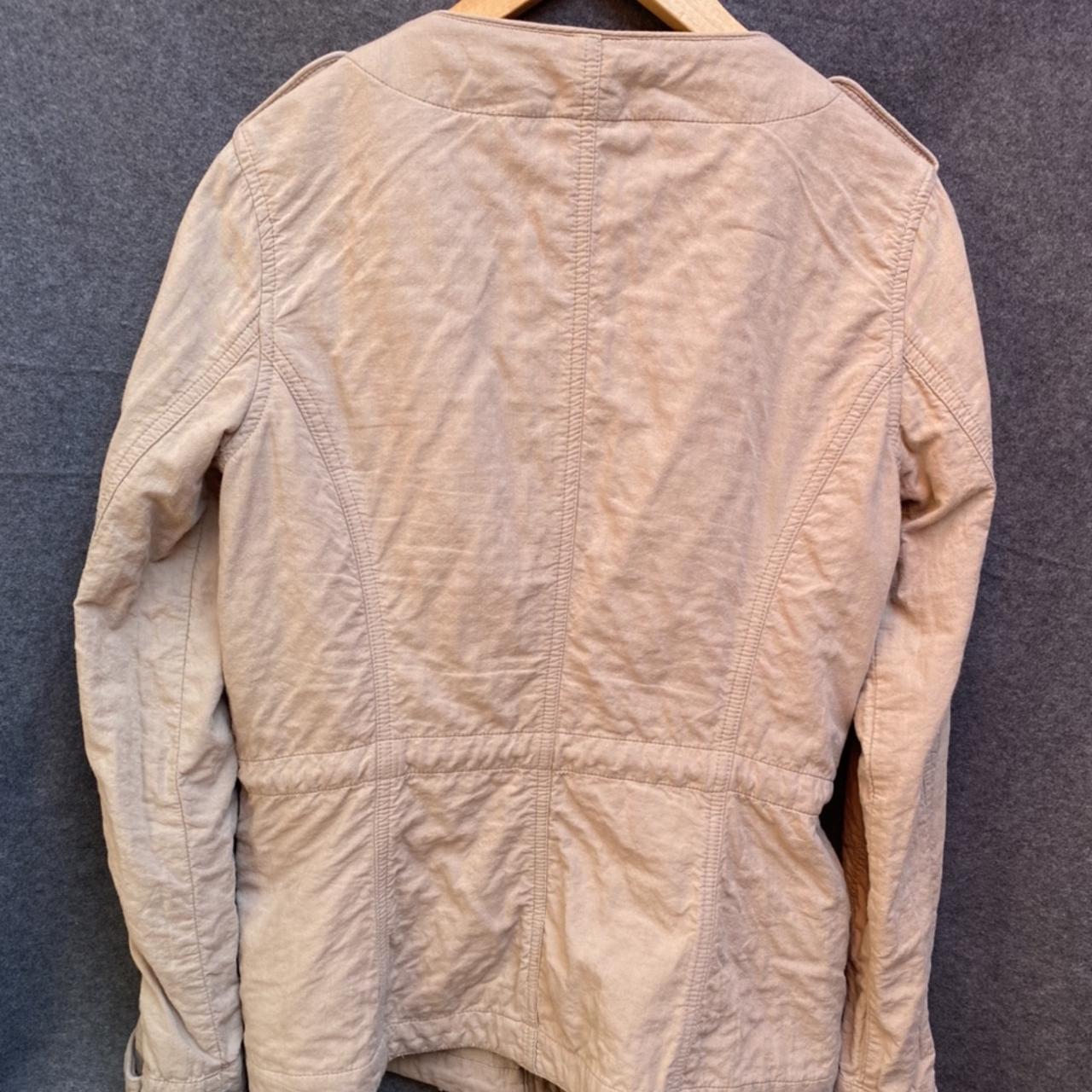 Beige-taupe farbene leichte Sommerjacke in Gr. 34.... - Depop