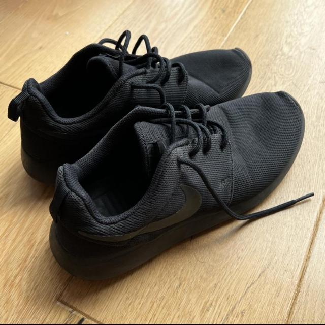 Roshe one outlet all black