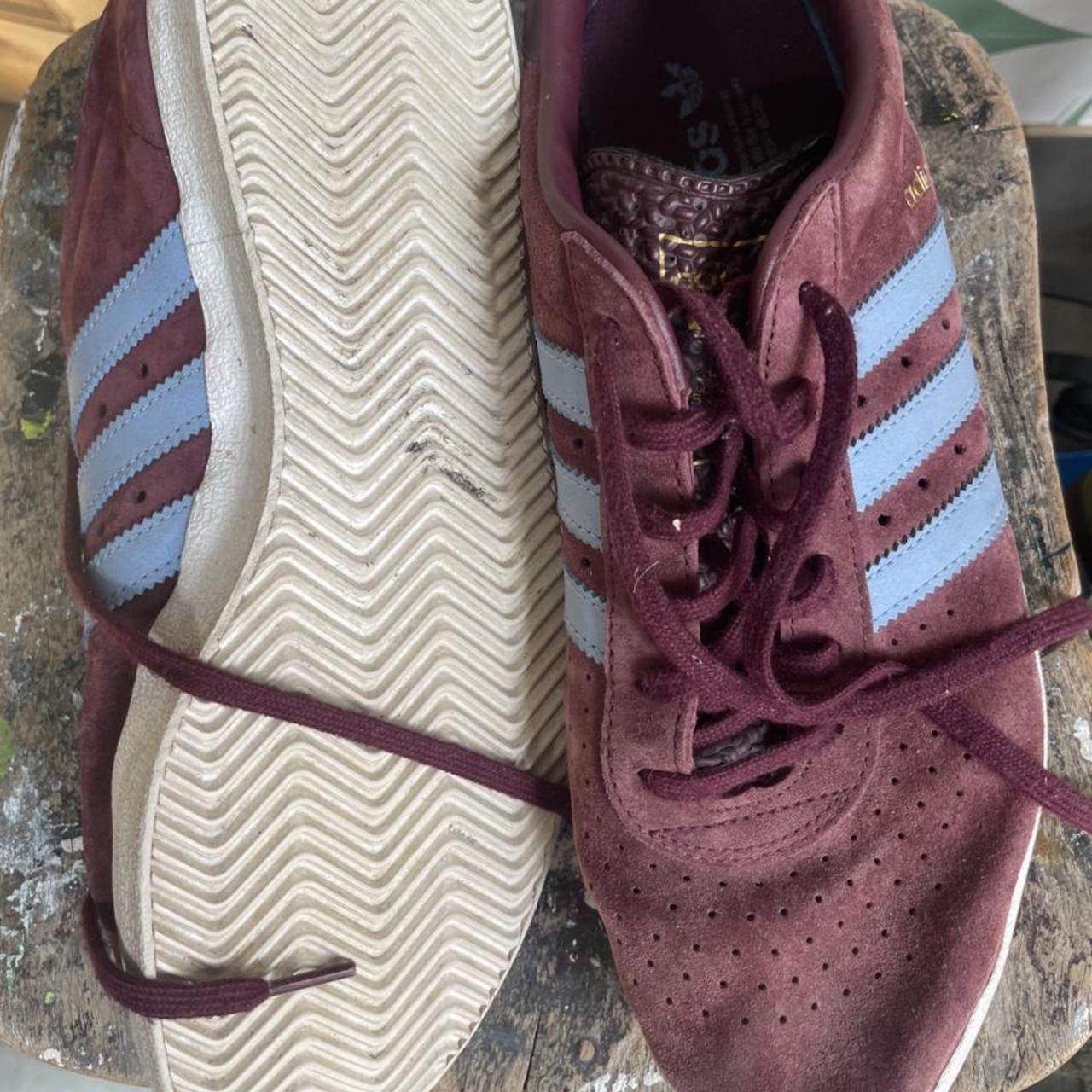 burgundy and blue gazelles