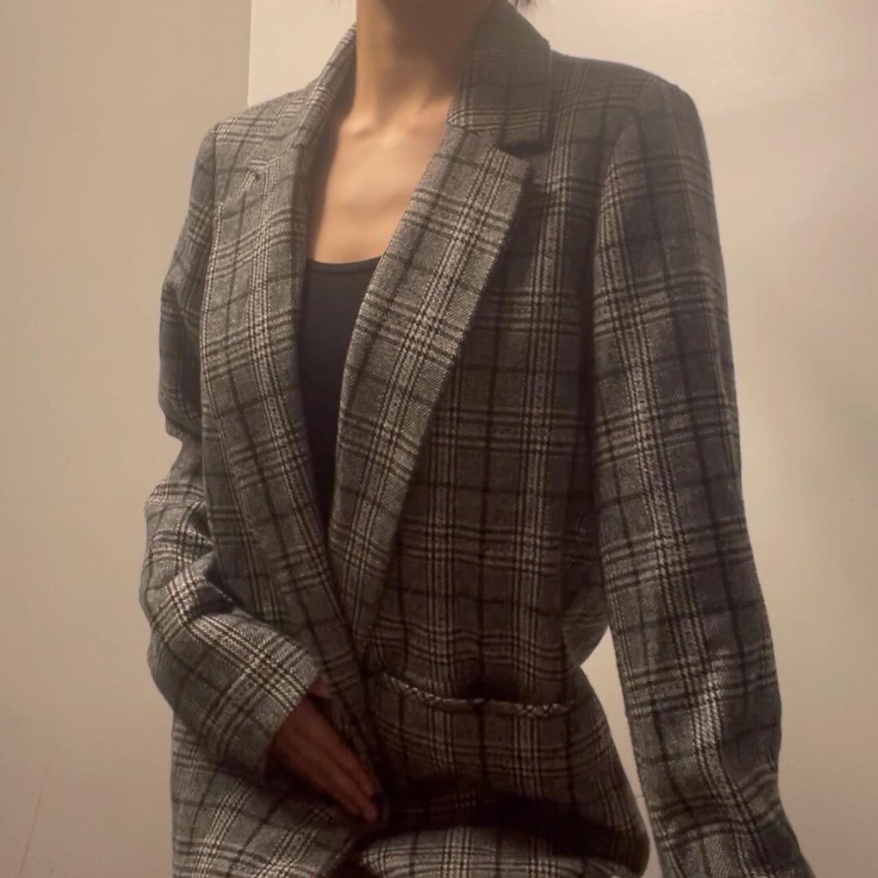 Forever 21 Houndstooth Blazer • no buttons • two - Depop