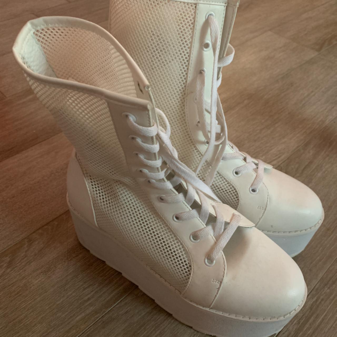 yru white platforms