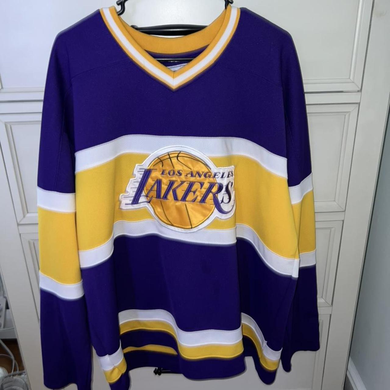 Lakers deals starter hockey jersey