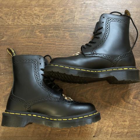 dr marten bentley heart II black boots brand new Depop