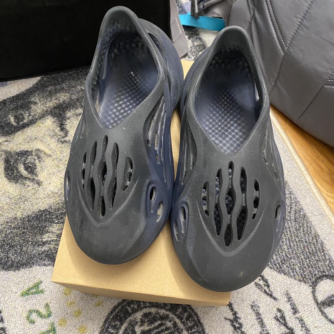 yeezy runners blue