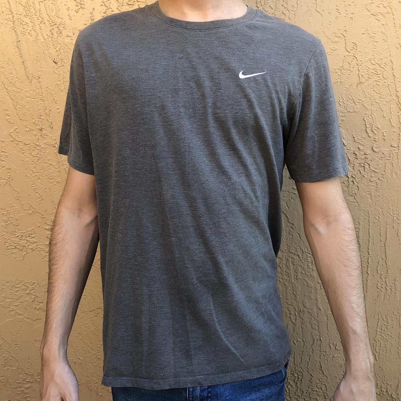 mens dark grey nike t shirt