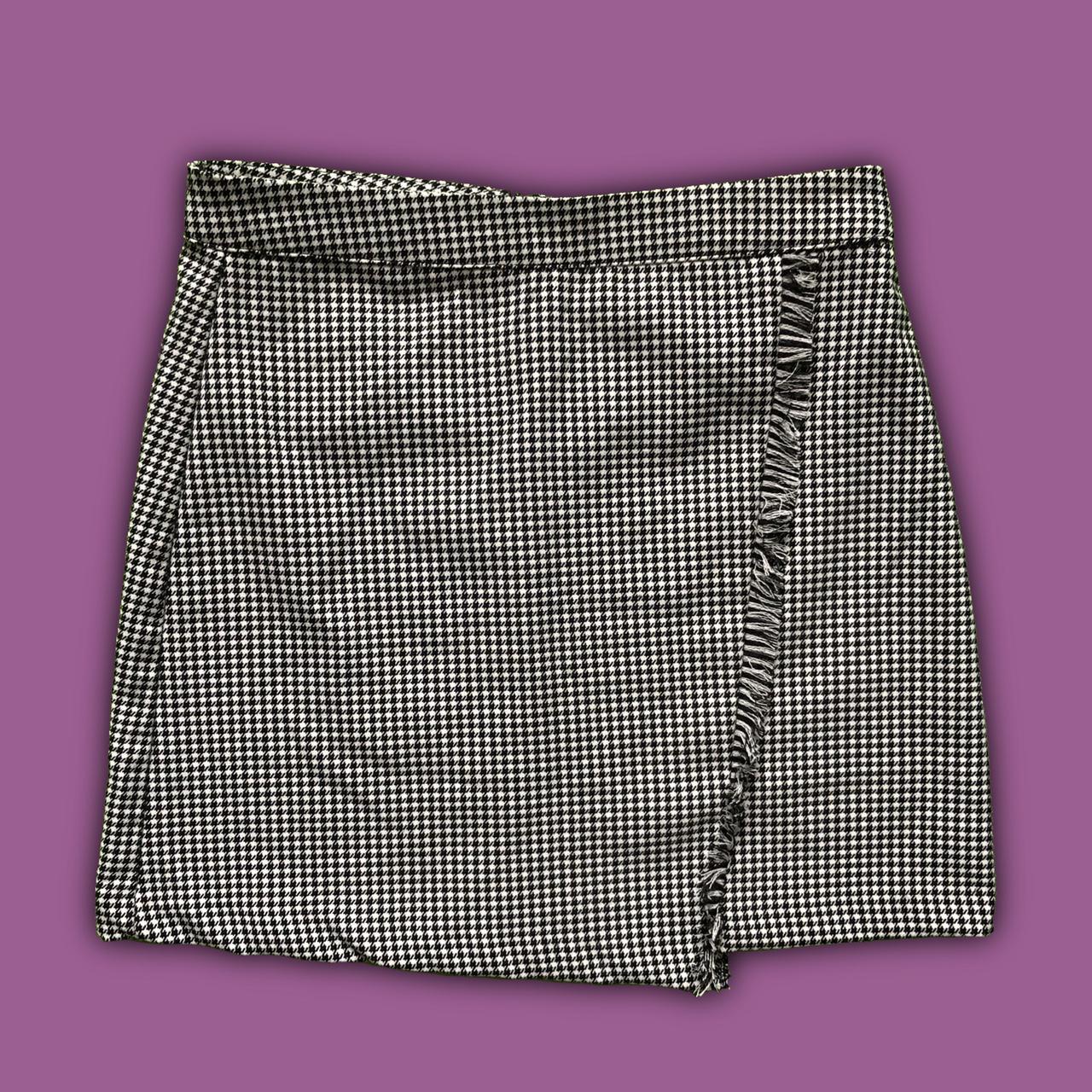 Product Image 1 - Asymmetrical houndstooth skirt with frayed