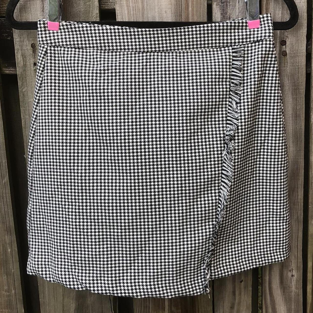 Product Image 2 - Asymmetrical houndstooth skirt with frayed