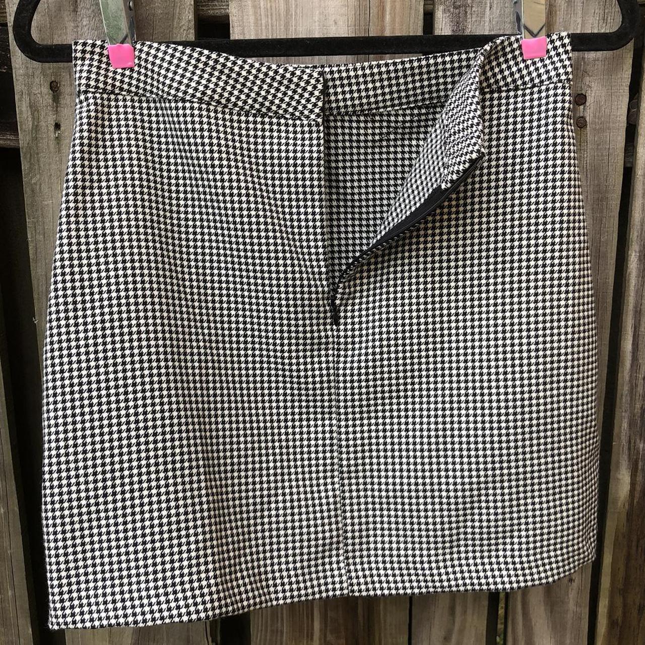 Product Image 4 - Asymmetrical houndstooth skirt with frayed