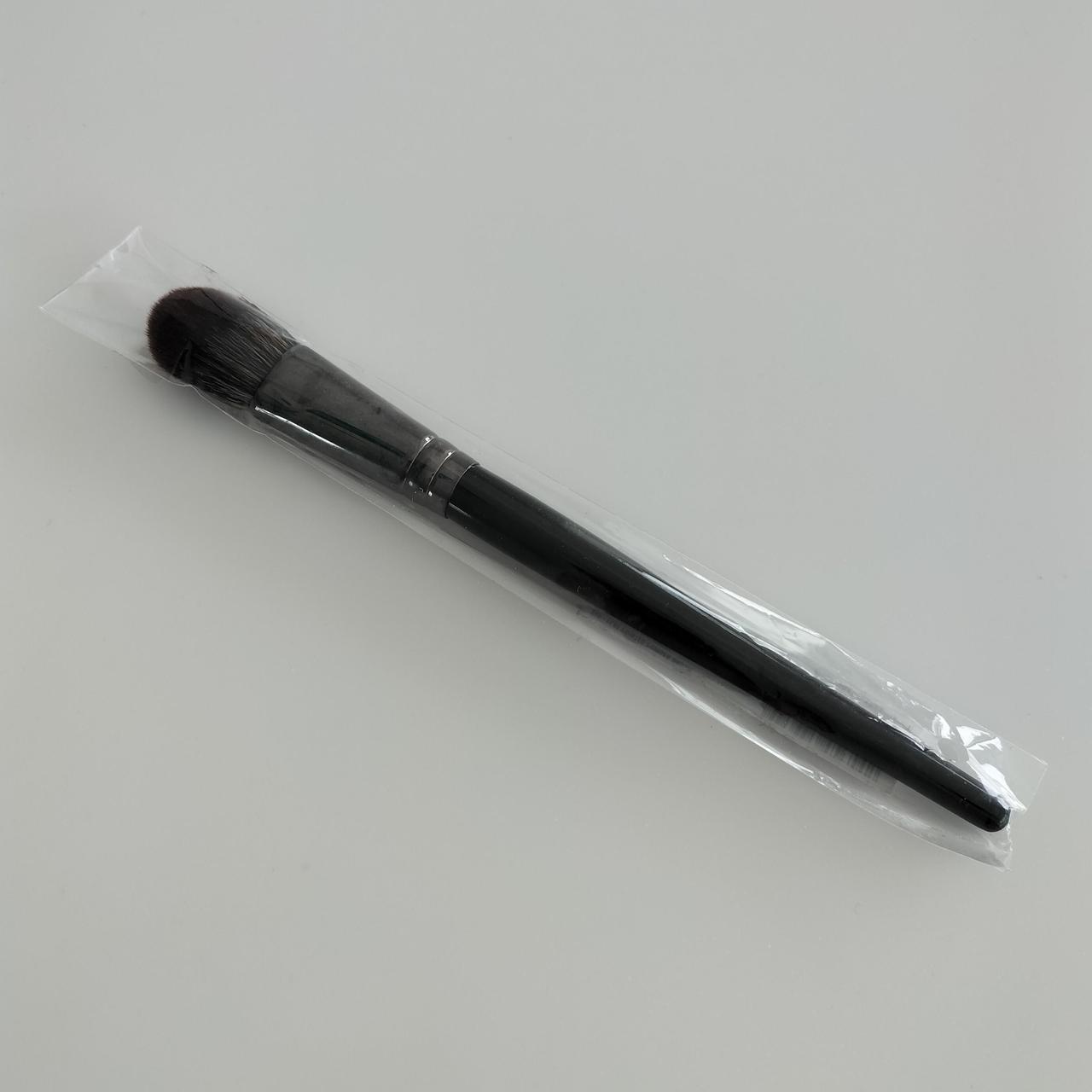 Morphe E49 Pointed powder brush UNUSED AND... Depop