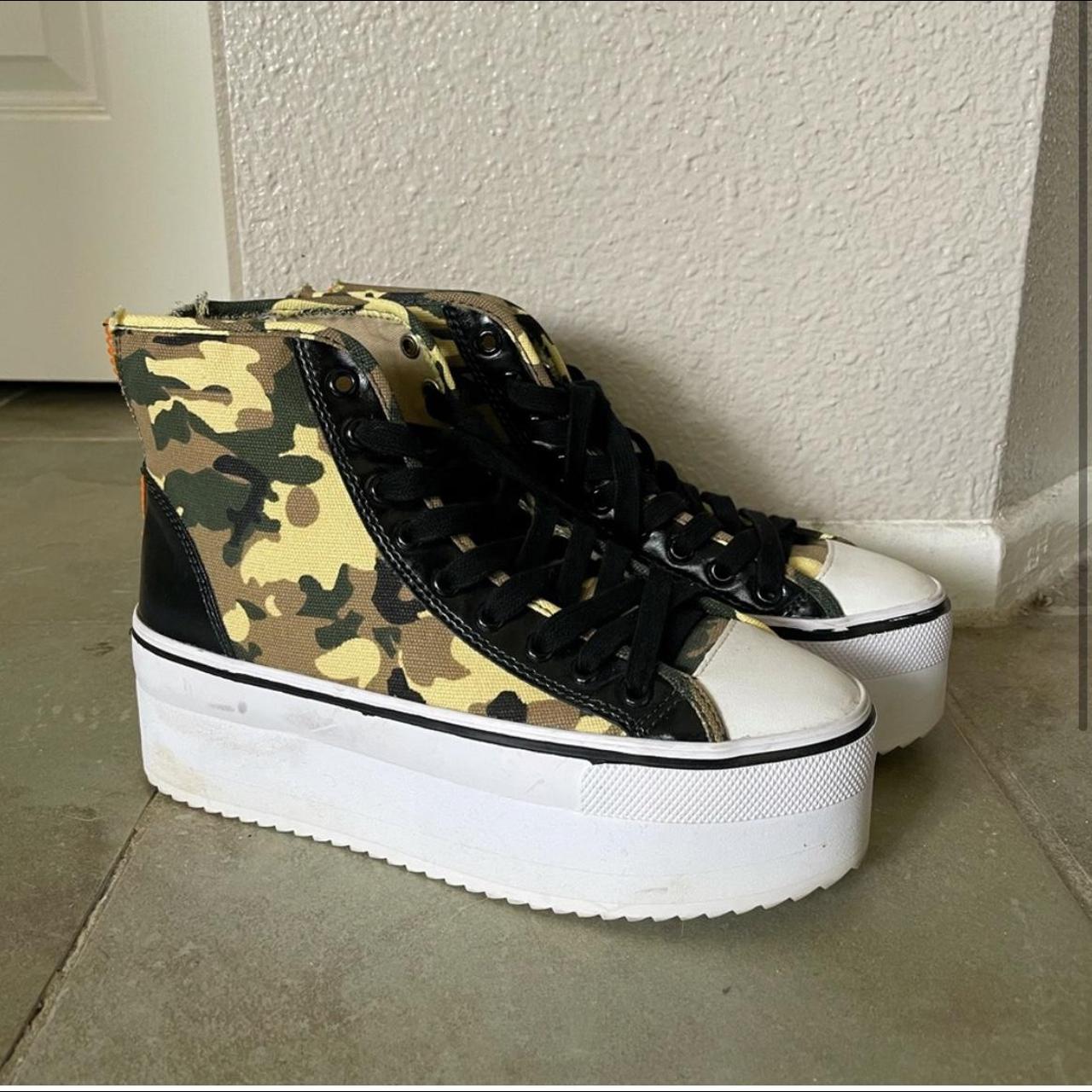 steve madden camo platform