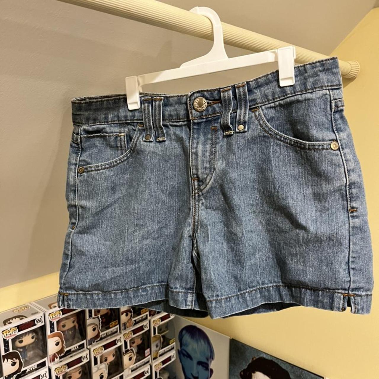 Levi’s Low Waisted jean shorts size 8 y2k inspired - Depop