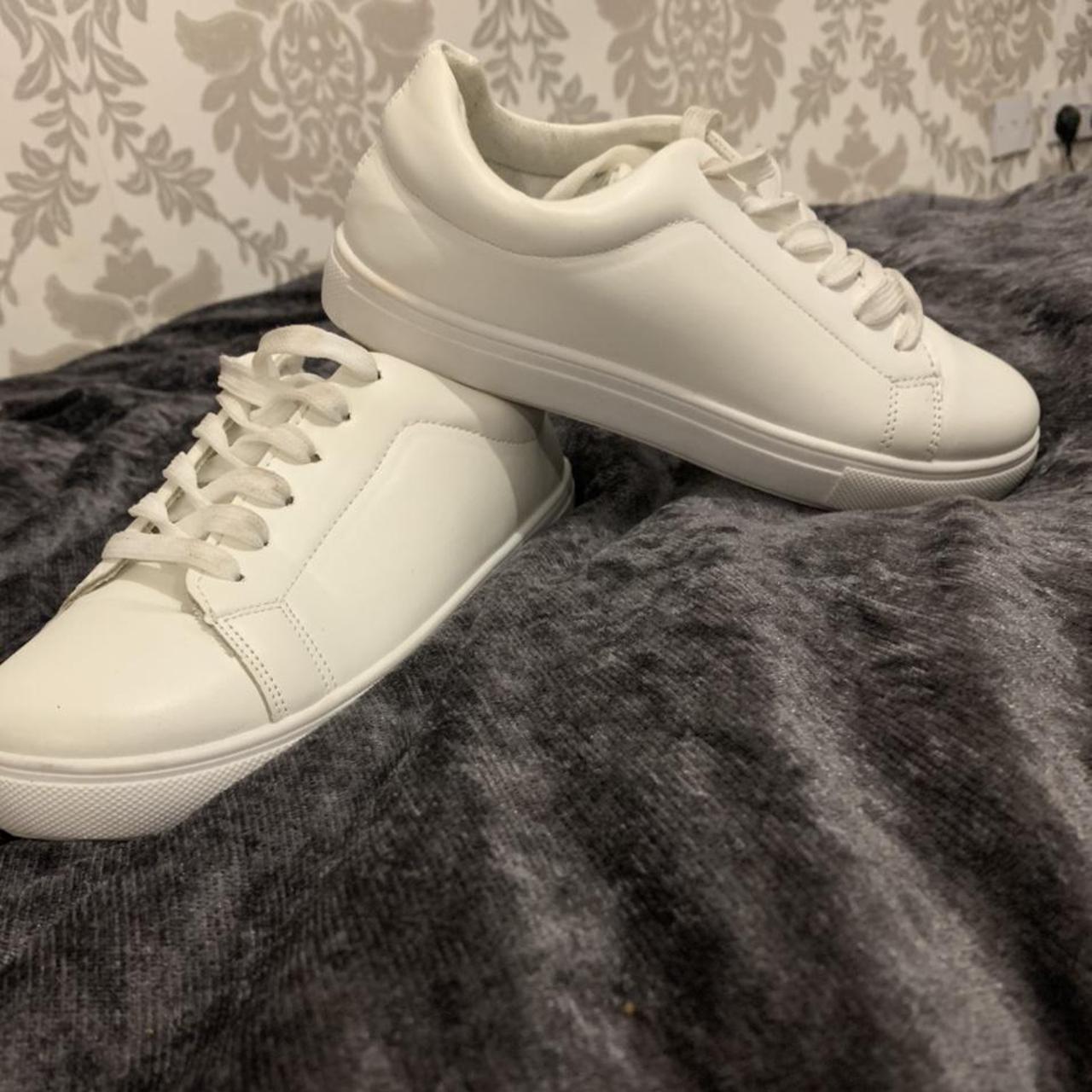 plain white trainers size 4