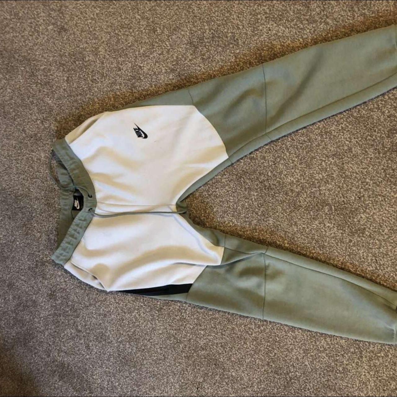 nike tech fleece green pants